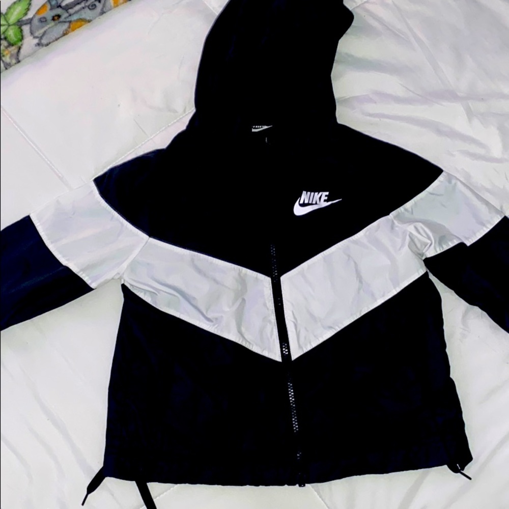 nike windbreaker